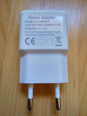 Adaptateur secteur du Bluboo Xtouch