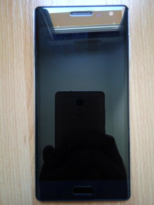 Avant du Bluboo Xtouch