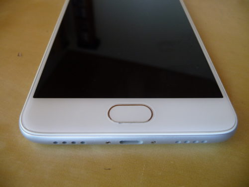 1 seul bouton de contrôle, marque de fabrique des Meizu