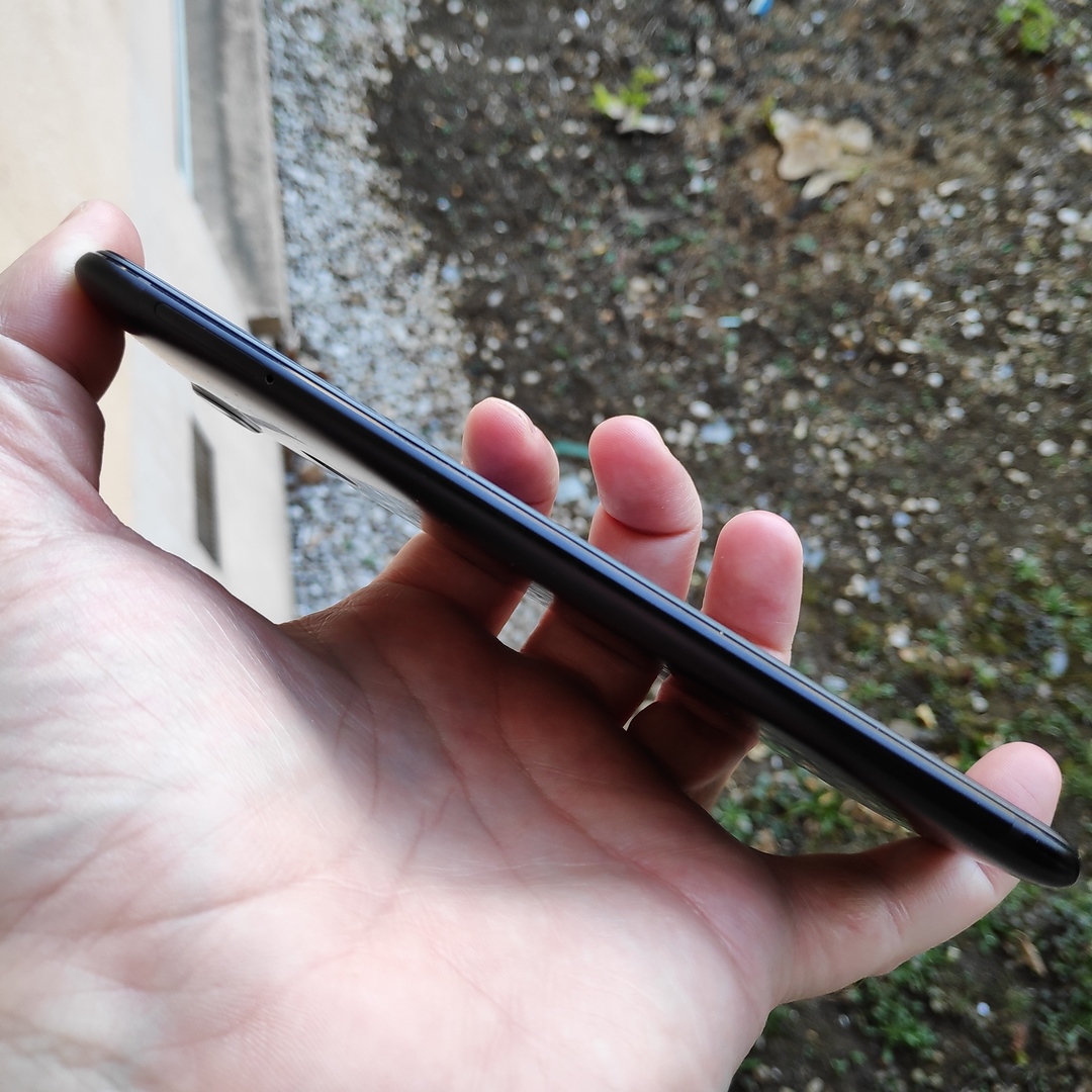 Tranche gauche du Lenovo S5