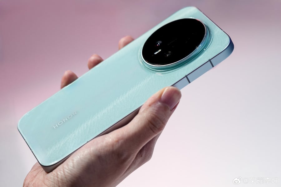 Honor Magic 8 : son design se précise avec un bouton dédié à l’IA