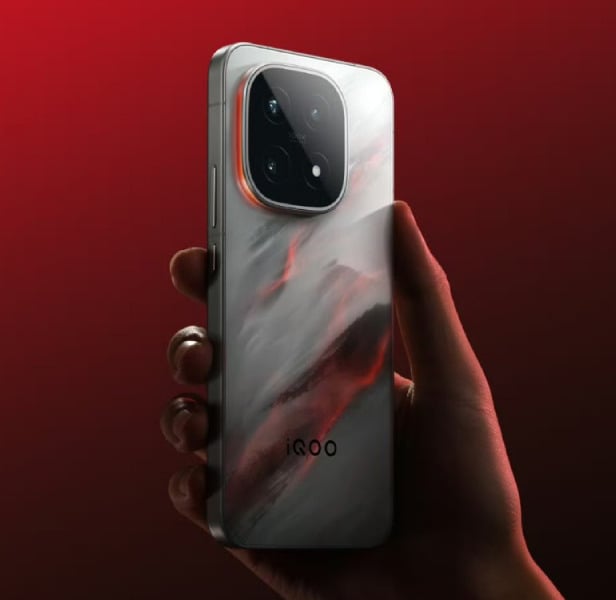 iQOO 15 design